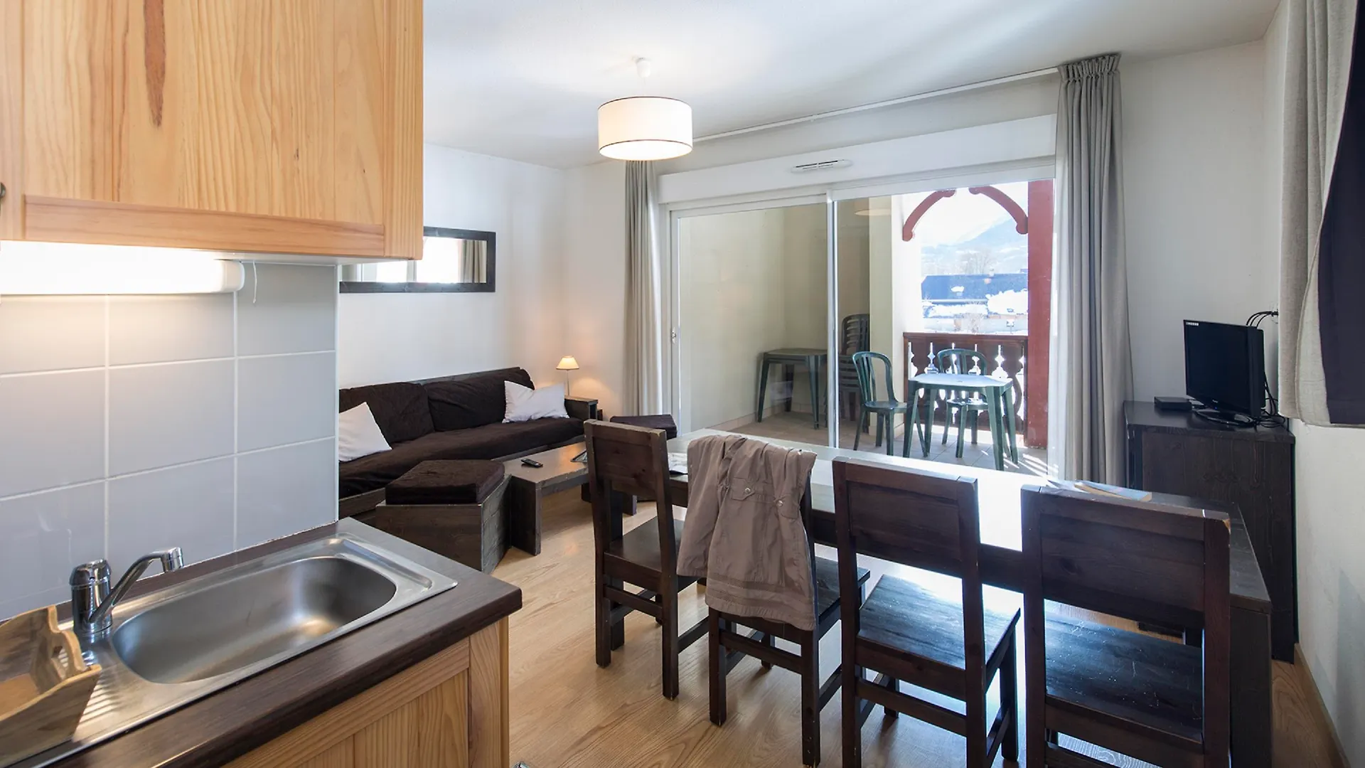 Vacanceole - Les Jardins De Balnea Loudenvielle Aparthotel