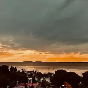 T4 Jolie Vue Avec Jaccuzzi Appartement Vitrolles (Bouches-du-Rhone)